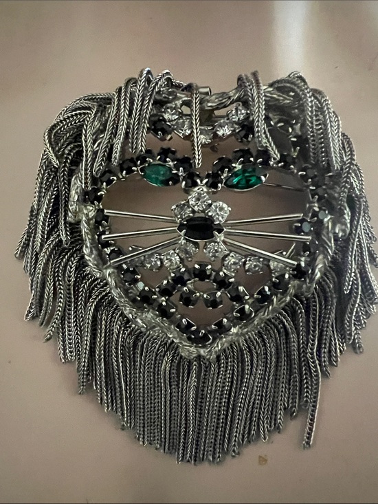 Unsigned Jewelry - Vintage Silver Large Lion Head Brooch/pendant with foxtail fringe accents